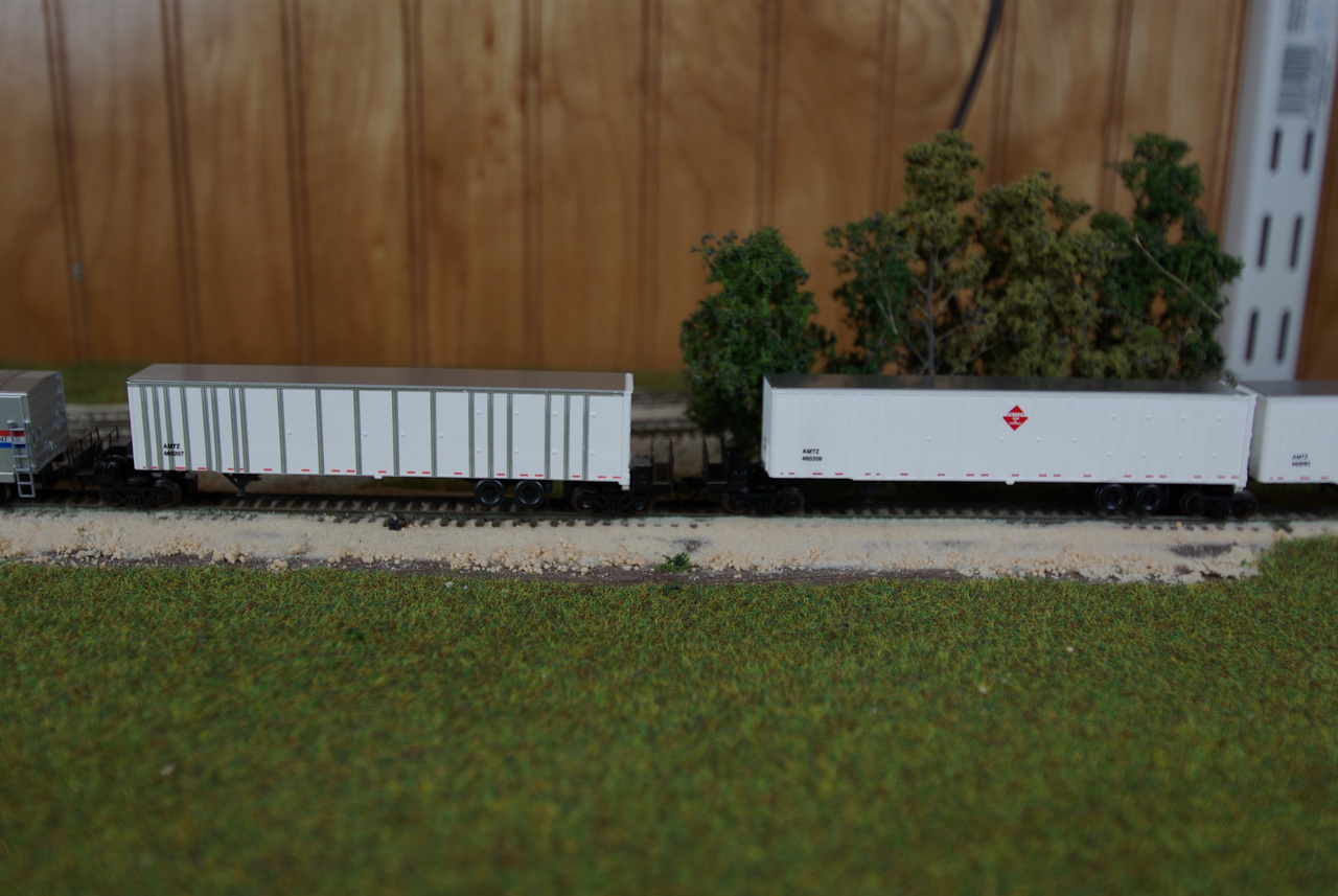 2 CouplerMates between roadrailer groups (Deluxe Innovations)